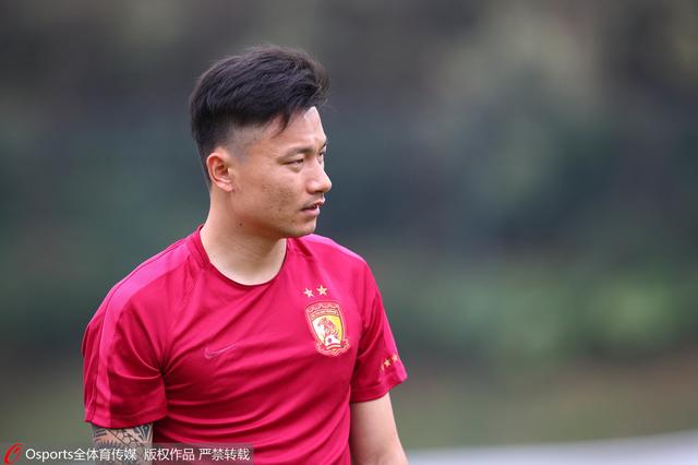 大乳警花自愿被俱乐部调教