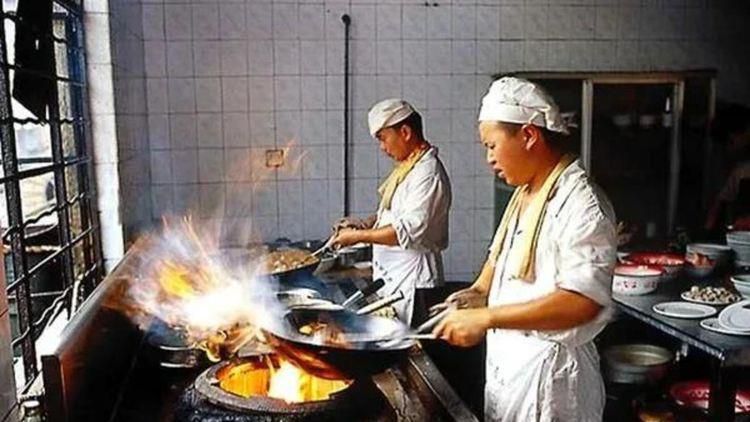 韩国大尺度床戏揉捏胸